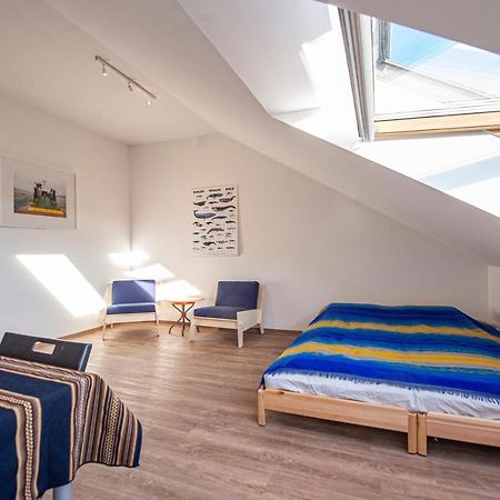 Blue President Appartement Bratislava Buitenkant foto