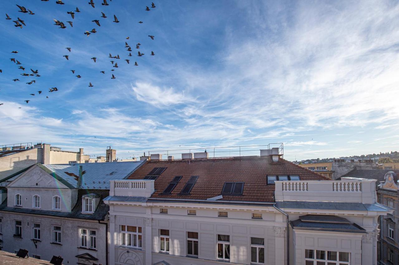 Blue President Appartement Bratislava Buitenkant foto