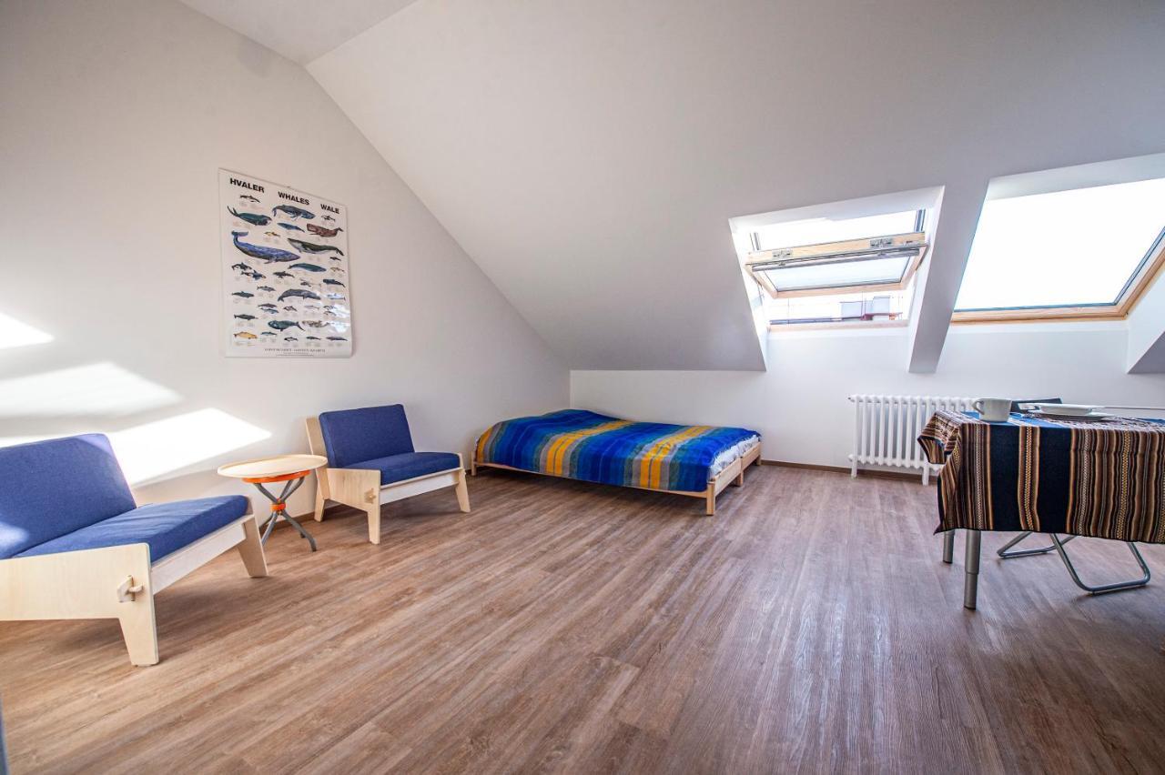 Blue President Appartement Bratislava Buitenkant foto