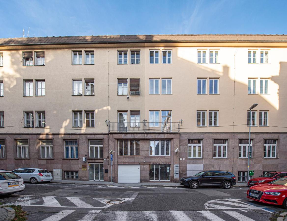 Blue President Appartement Bratislava Buitenkant foto